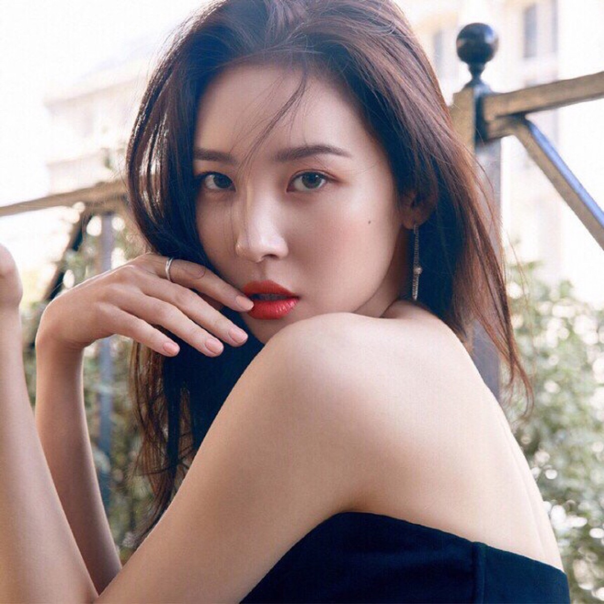 粉丝都看不下去,宣美因指甲遭受恶意诽谤.