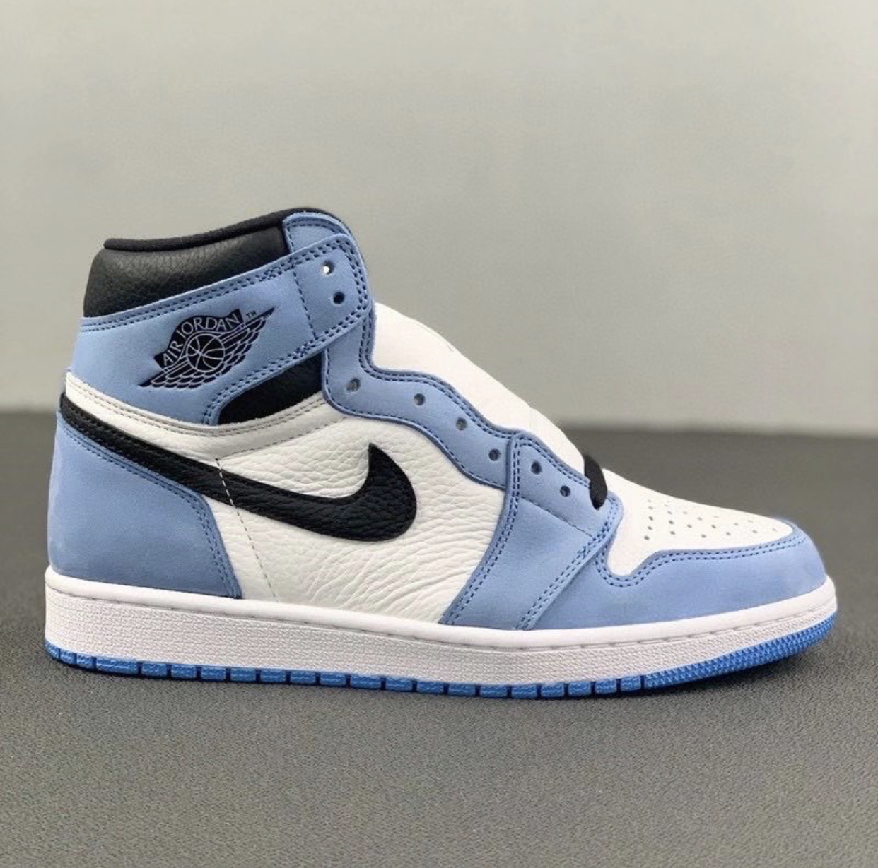 2021年必入鞋款aj1北卡蓝