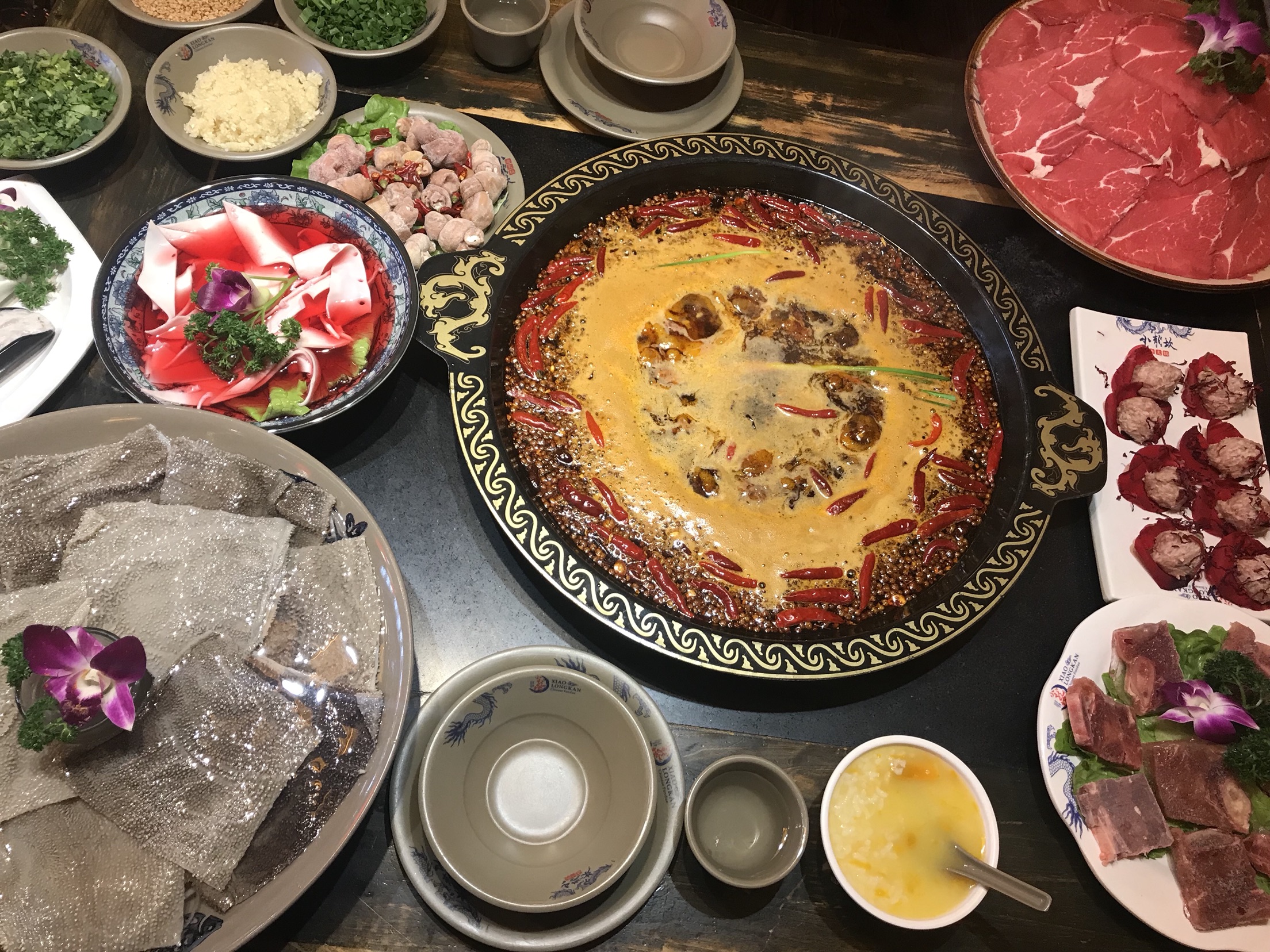 没有什么是不能一发火锅解决的,如果有,来特辣!