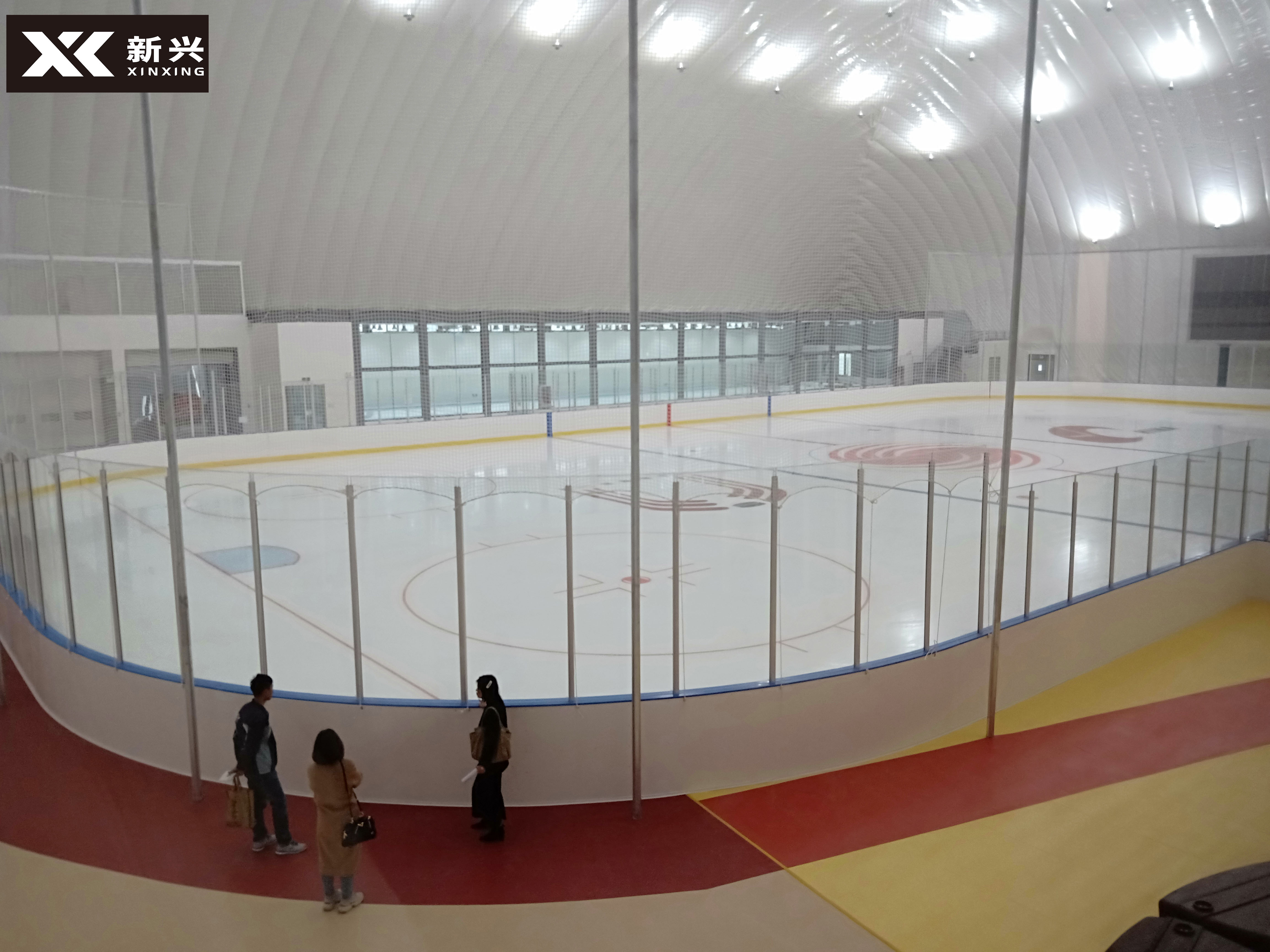 室内室外轮滑场旱冰场溜冰场专用地板的选择用什么地面材料隔音静音减轻摔伤_场地
