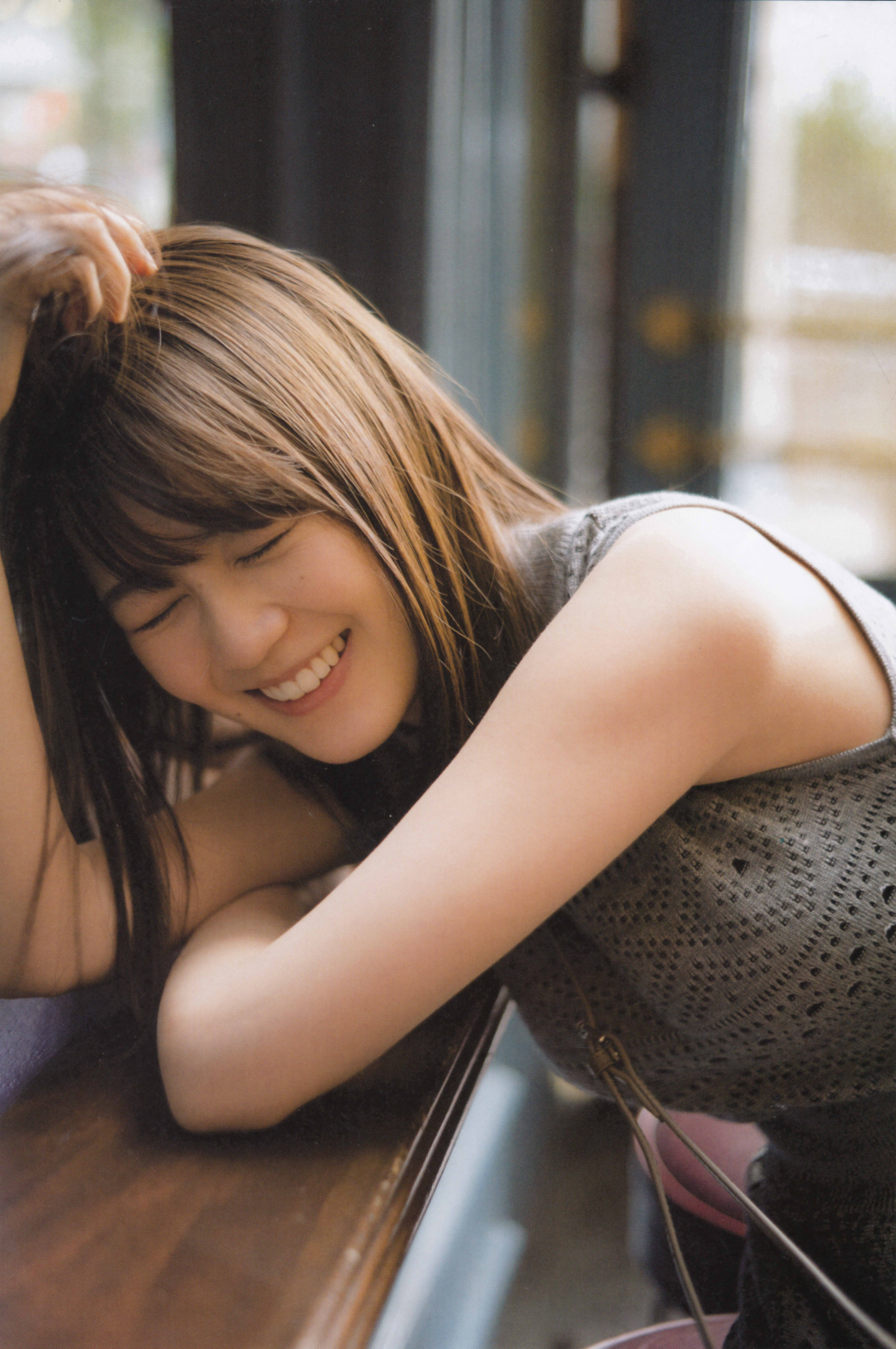 生田絵梨花 写真集 p5