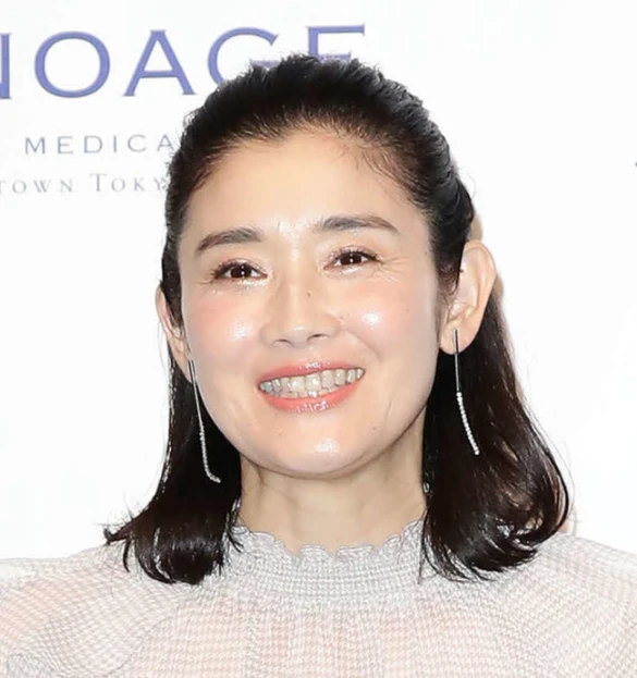 原来她以前还做过偶像歌手!? 哔哩哔哩