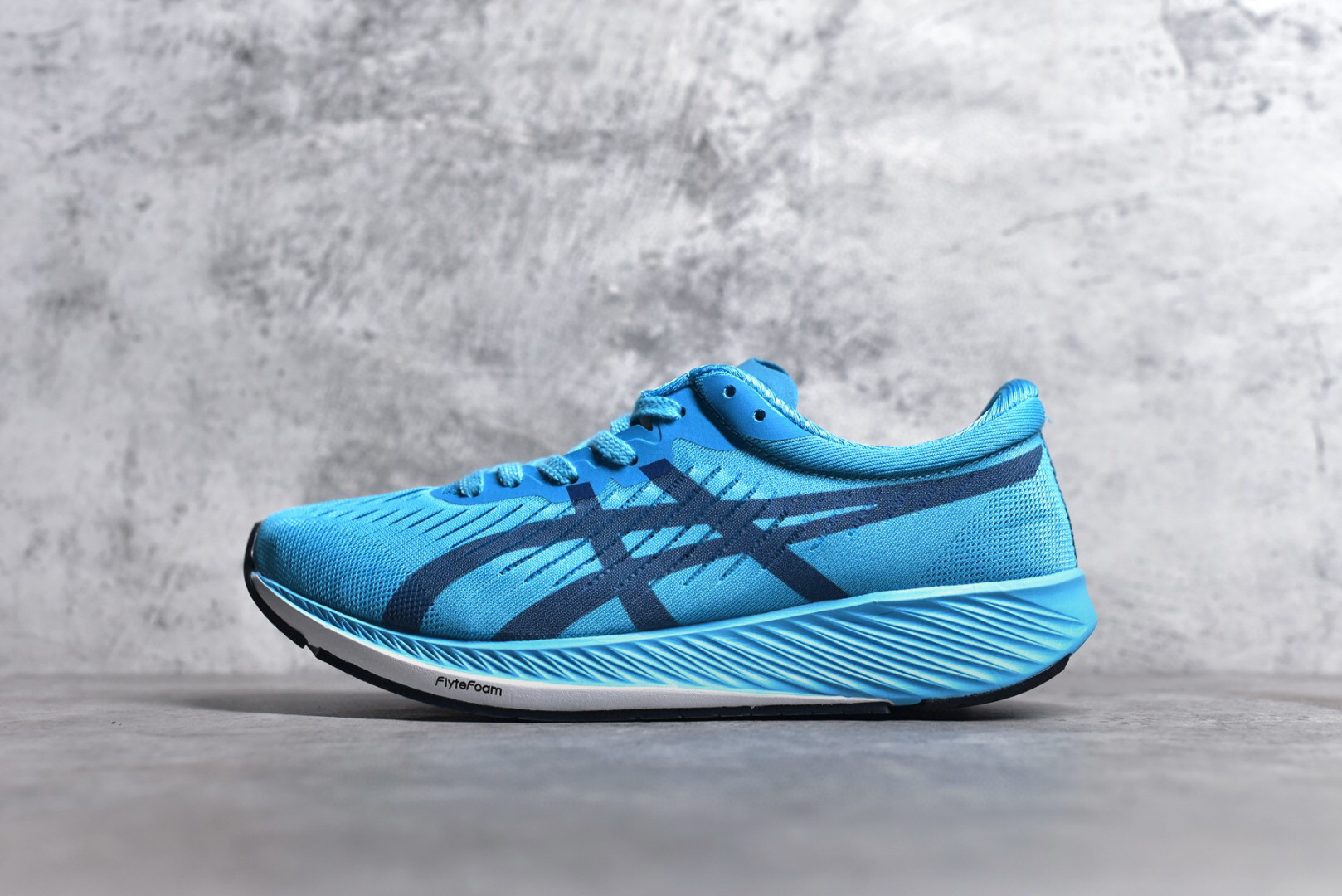 fila women's running shoes price