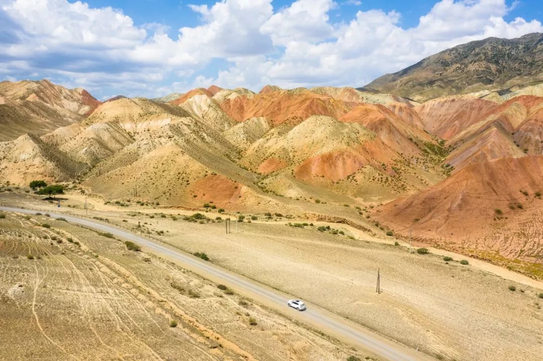 自驾穿越天山地理走廊 半废弃国防公路新疆s101全程游记