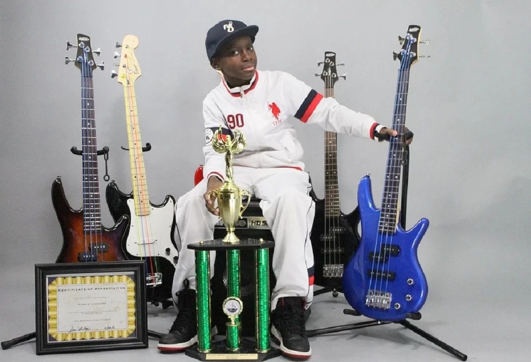 13岁贝斯神童，前途不可限量 哔哩哔哩