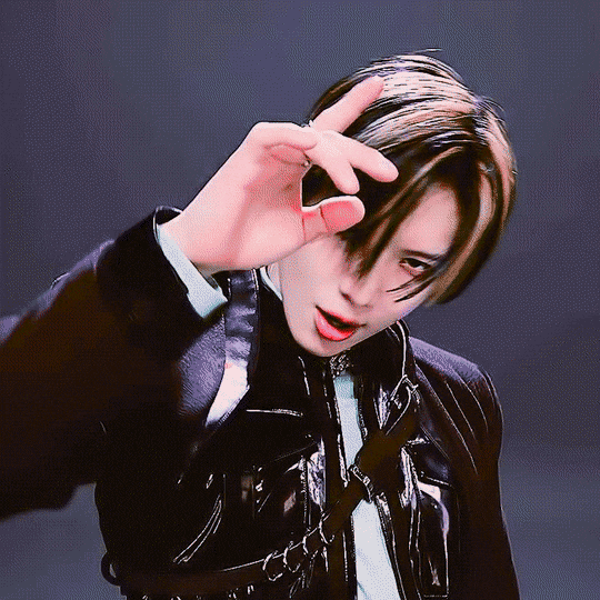 帅气,漂亮,可爱!这位男爱豆是舞台上永远滴神