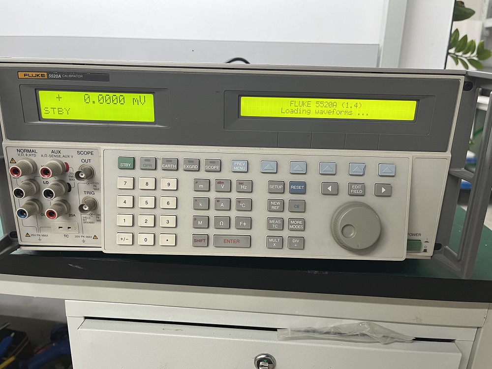 现货供应+收购Fluke 5520A福禄克多功能万用表校准器 哔哩哔哩