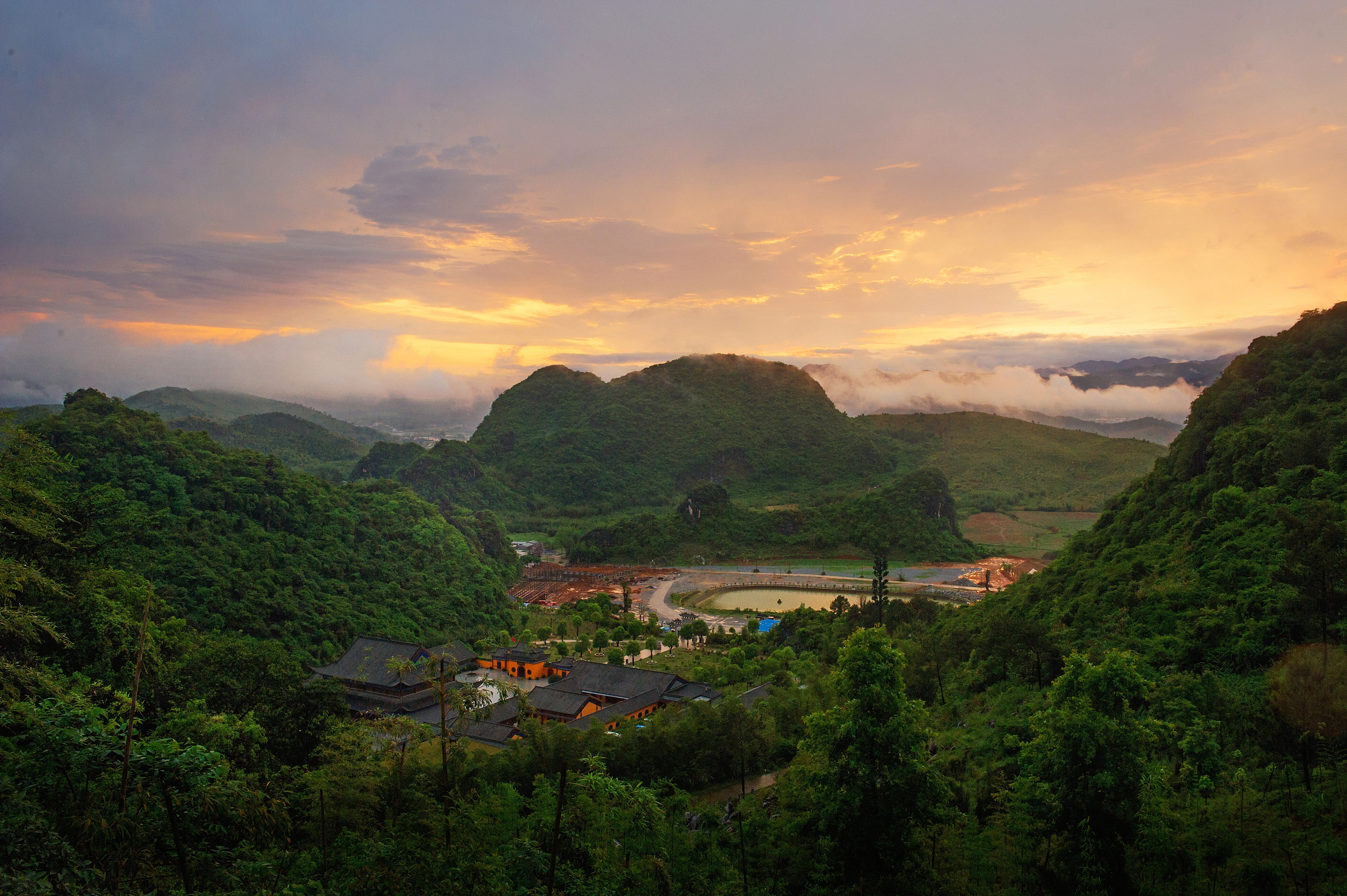 【问:师父,我想问一下,社会中离婚率越来越高,男性出轨率也比较多