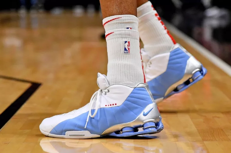 文斯-卡特:nike shox bb4 nba首位在40岁以上年纪单场命中7 三分的