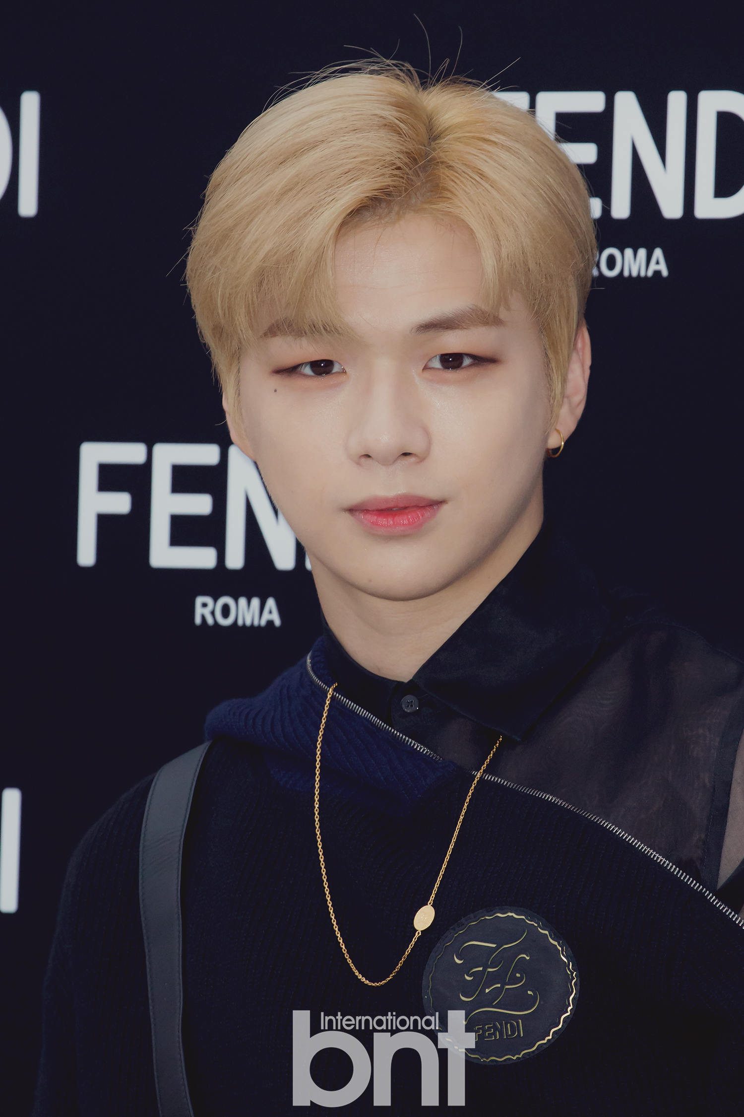 姜丹尼尔悲伤的家庭私生活照明清算后成为孝子