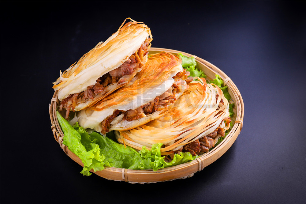 日本推出餐饮用口罩,政府喊话民众:吃饭时戴上!(左左香肉夹馍)