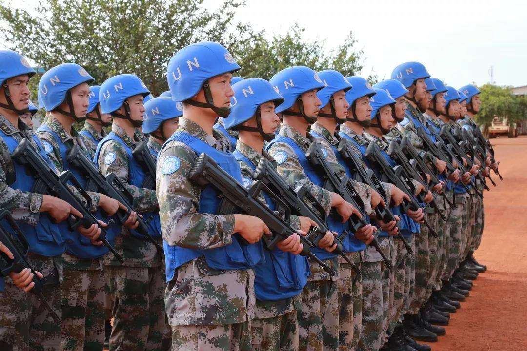 图为中国向外派出的维和部队