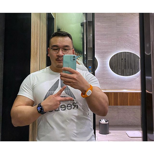 【尼克】超级大只的眼镜胡子壮熊!