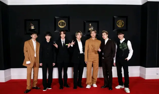 外网热议 防弹少年团被选为lv 路易 威登 全球大使 对于bts来说有意义的瞬间 哔哩哔哩