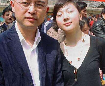 孟非22岁女儿近照曝光,一袭黑裙女神态十足,被郭德纲攀亲家