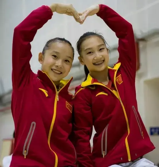 王妍出战跳马,商春松出战高低杠,范忆琳出战平衡木,王妍披挂上阵自由