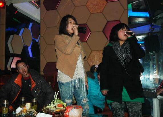 唱歌颤音最简单的办法,一学就会,五分钟你能练