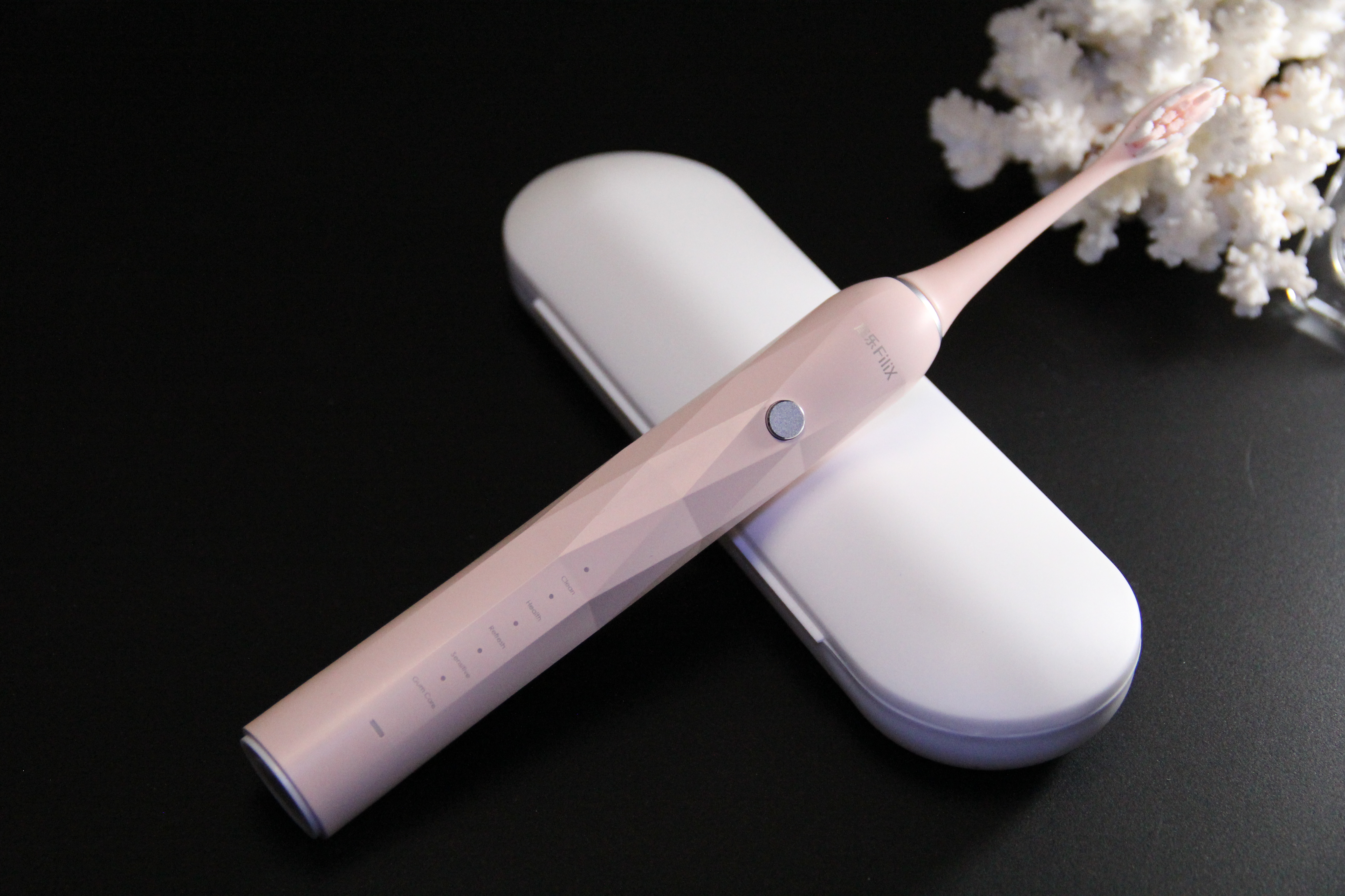 清洁牙齿不伤牙釉质的电动牙刷扉乐声波电动牙刷