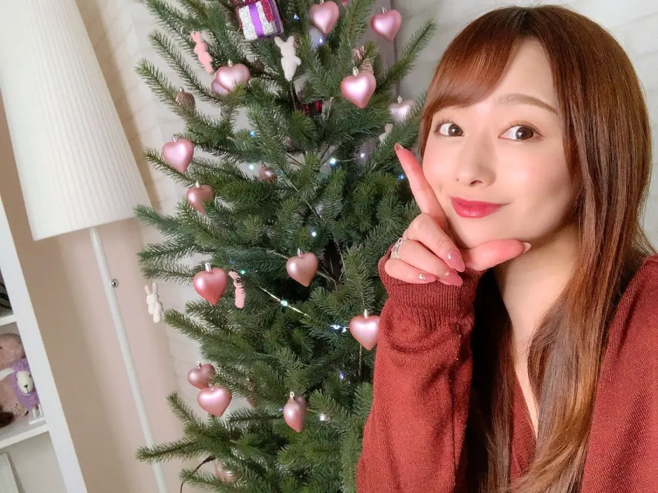 中文名:白石茉莉奈 外文名:鸠谷彩纱,しらいしまりな,shiraishimarina