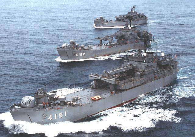 郡级登陆舰为美国二次大战建造的郡(county)级战车登陆舰(lst),总建造