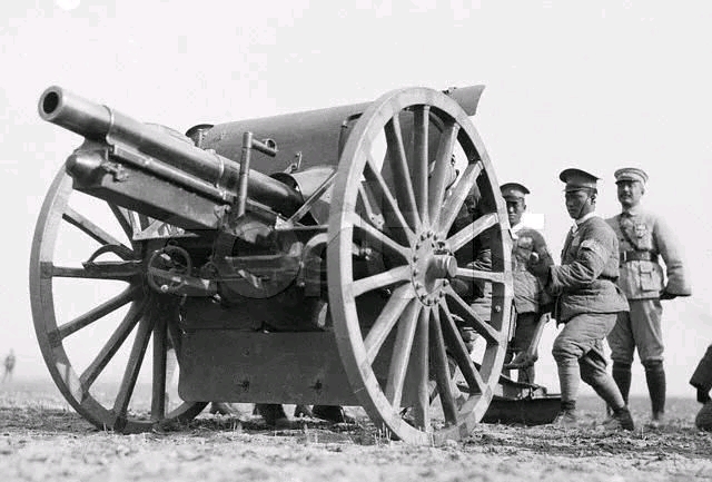 92日元的军火,进口了三八式步,三八式机枪,山炮,三八式野炮,150毫米