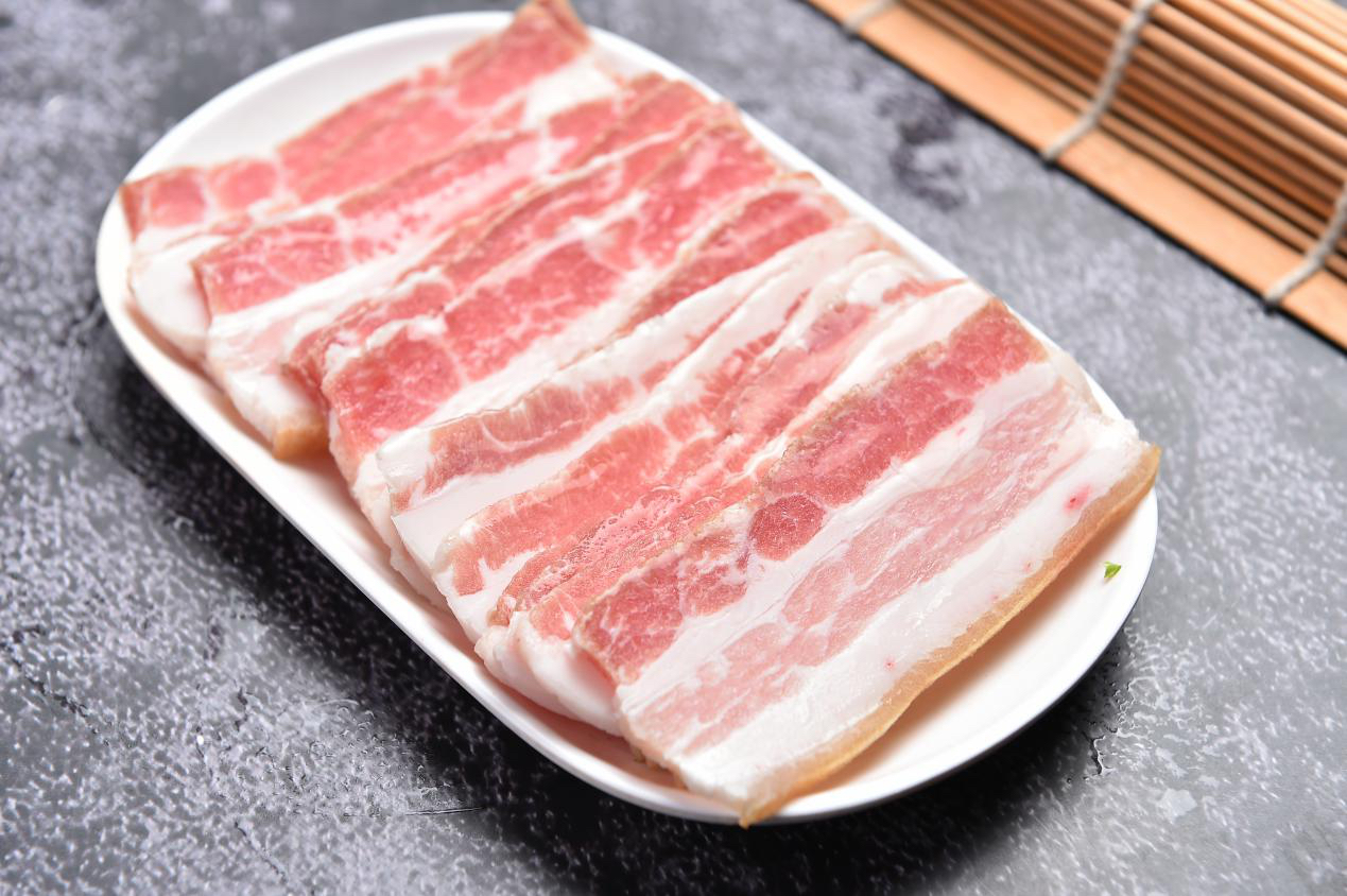 特色菜品牛山老肉片色泽诱人,煮入味后味道更巴适,肉质不材,越嚼越有