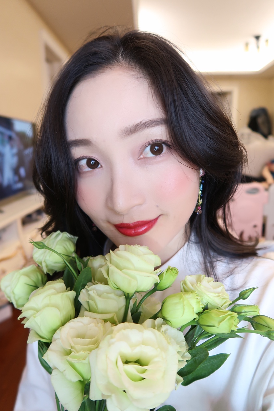 无滤镜试色,雅诗兰黛 口红330色号 哑光金属系