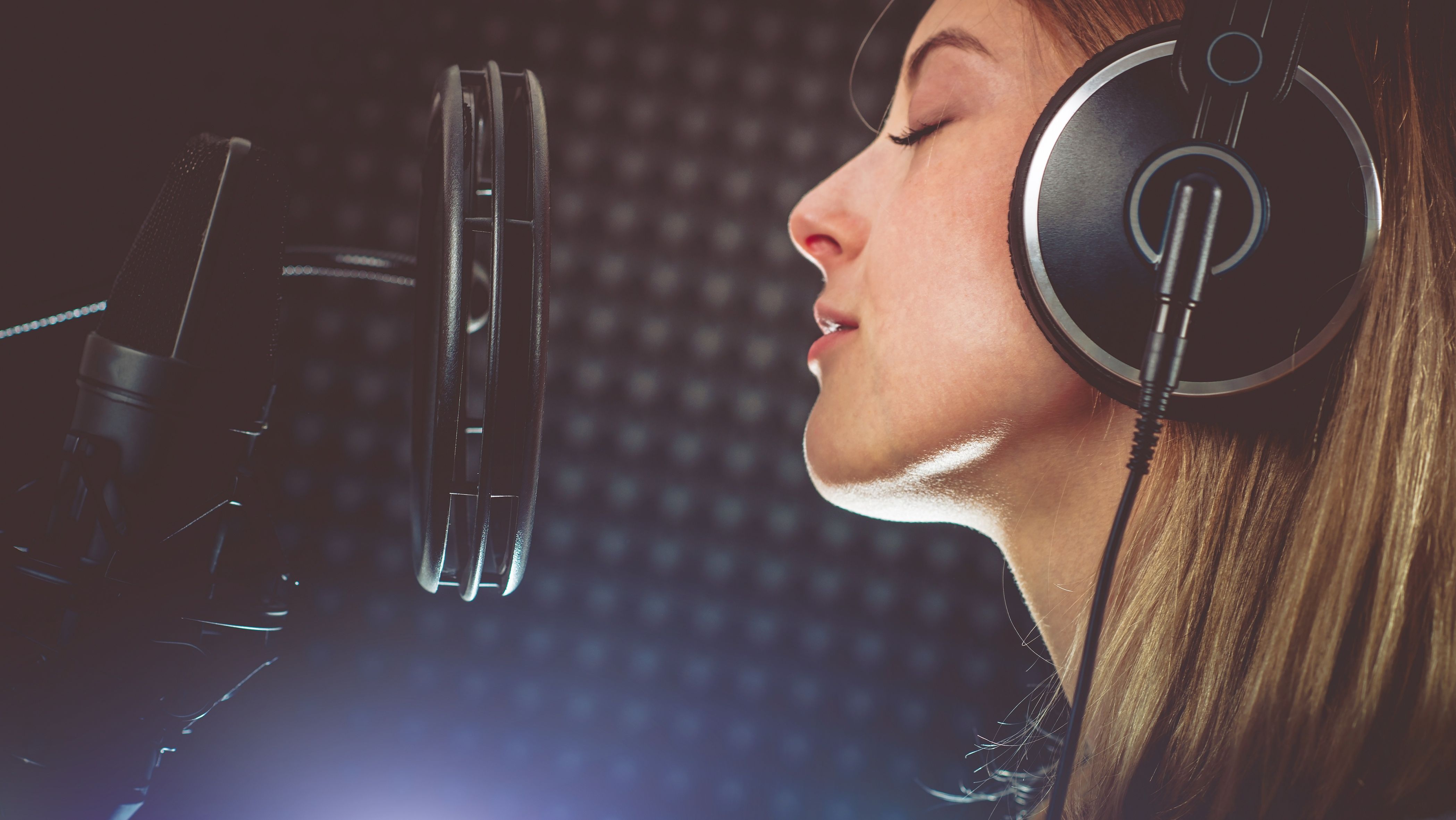 唱歌方法：歌唱的两张图一定得看懂！如何控制你唱歌时的气息？得这样练！