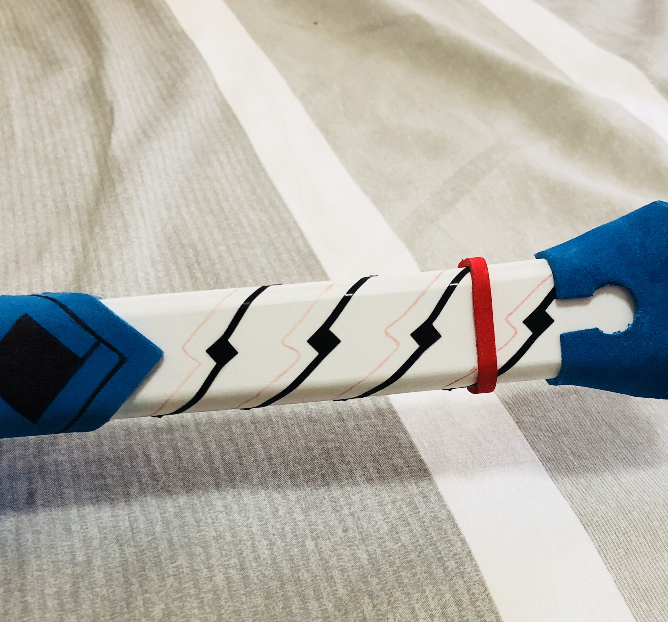 刀柄上自己描的红线