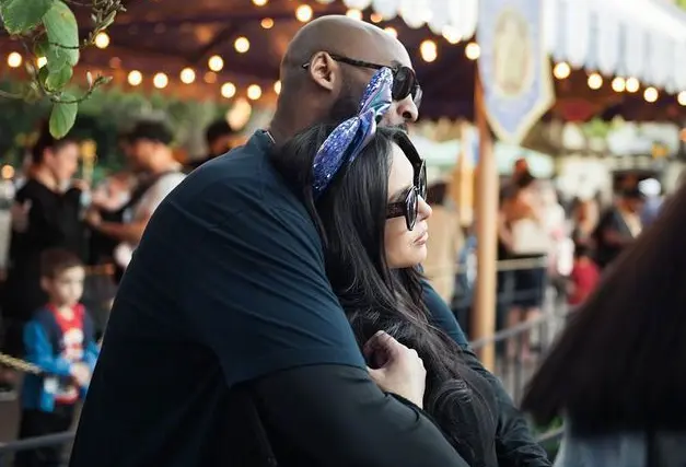 阿泰也堵不住瓦妮莎后门,守活寡太难要改嫁不奇怪? - 哔哩哔哩