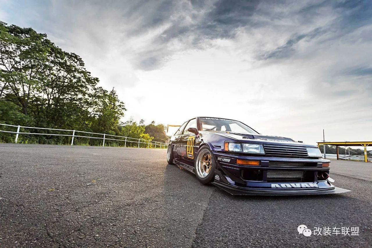 迷恋:源自幻想的爱!1986 Toyota AE86