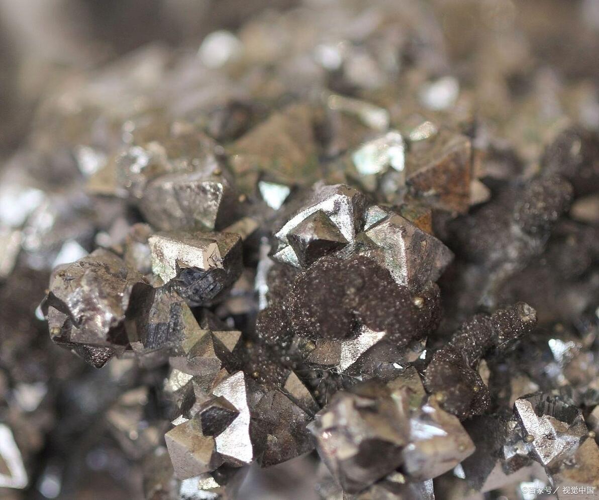 贵金属催化剂回收商谈铂族金属 - 哔哩哔哩