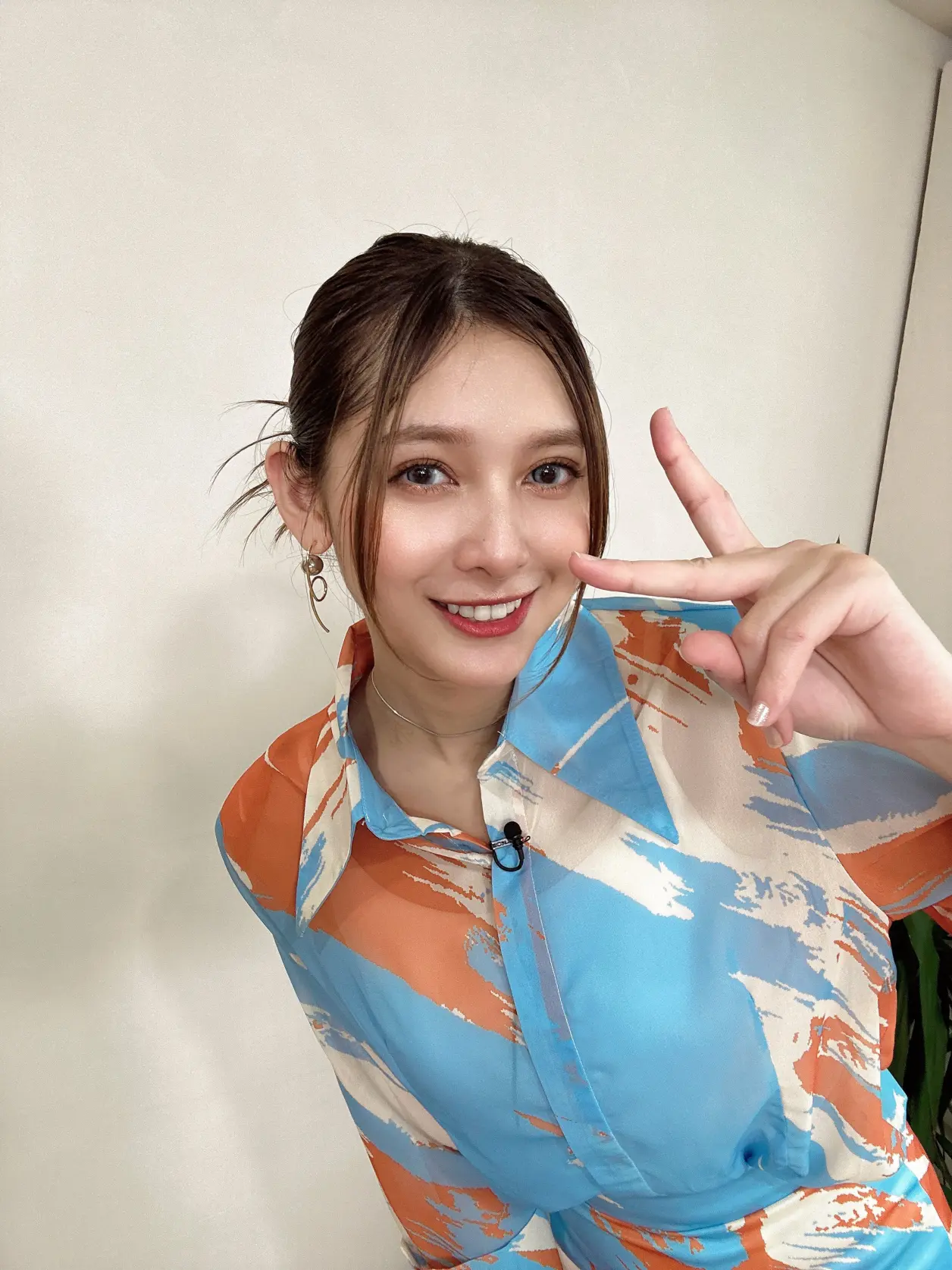 假面骑士:神代玲花演员安洁拉芽衣发最新生活照,花色