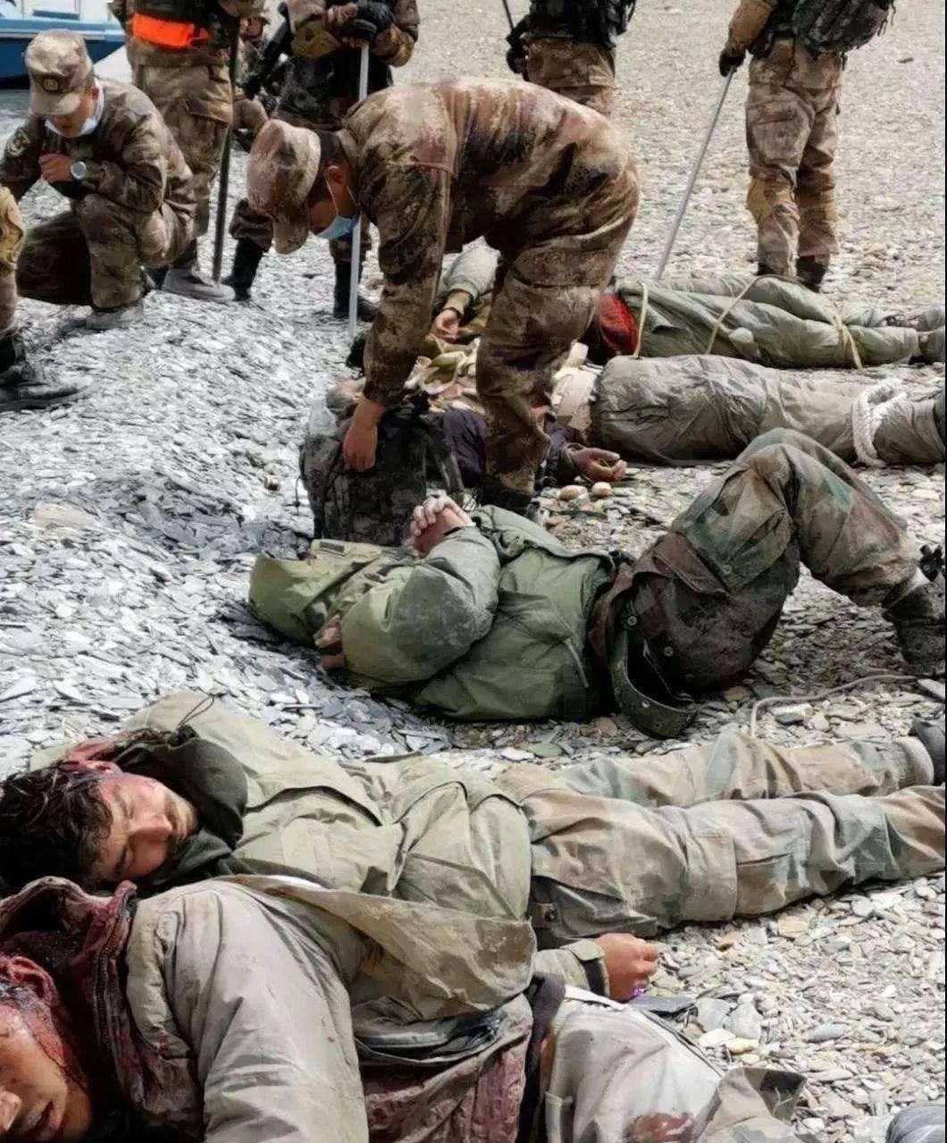 中印两个军事大国为何边境冲突总用冷兵器印军带枪更打不过