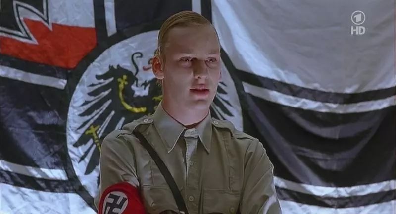 正义难以伸张,她只好以暴制暴