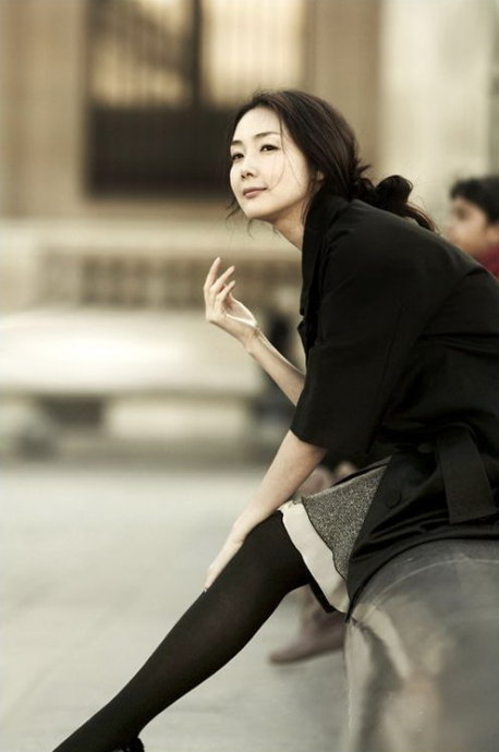 韩国女星崔智友成立了自己的经纪公司,宣告独立.