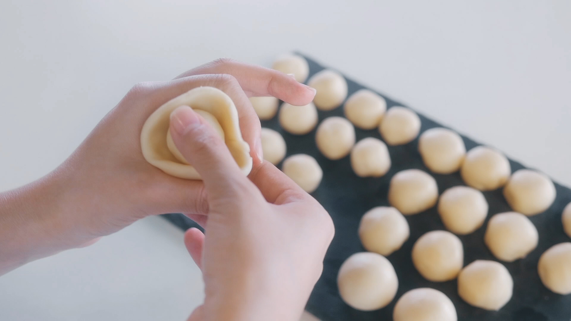 【图文食谱】一个人的夜我的心应该放在蛋黄酥