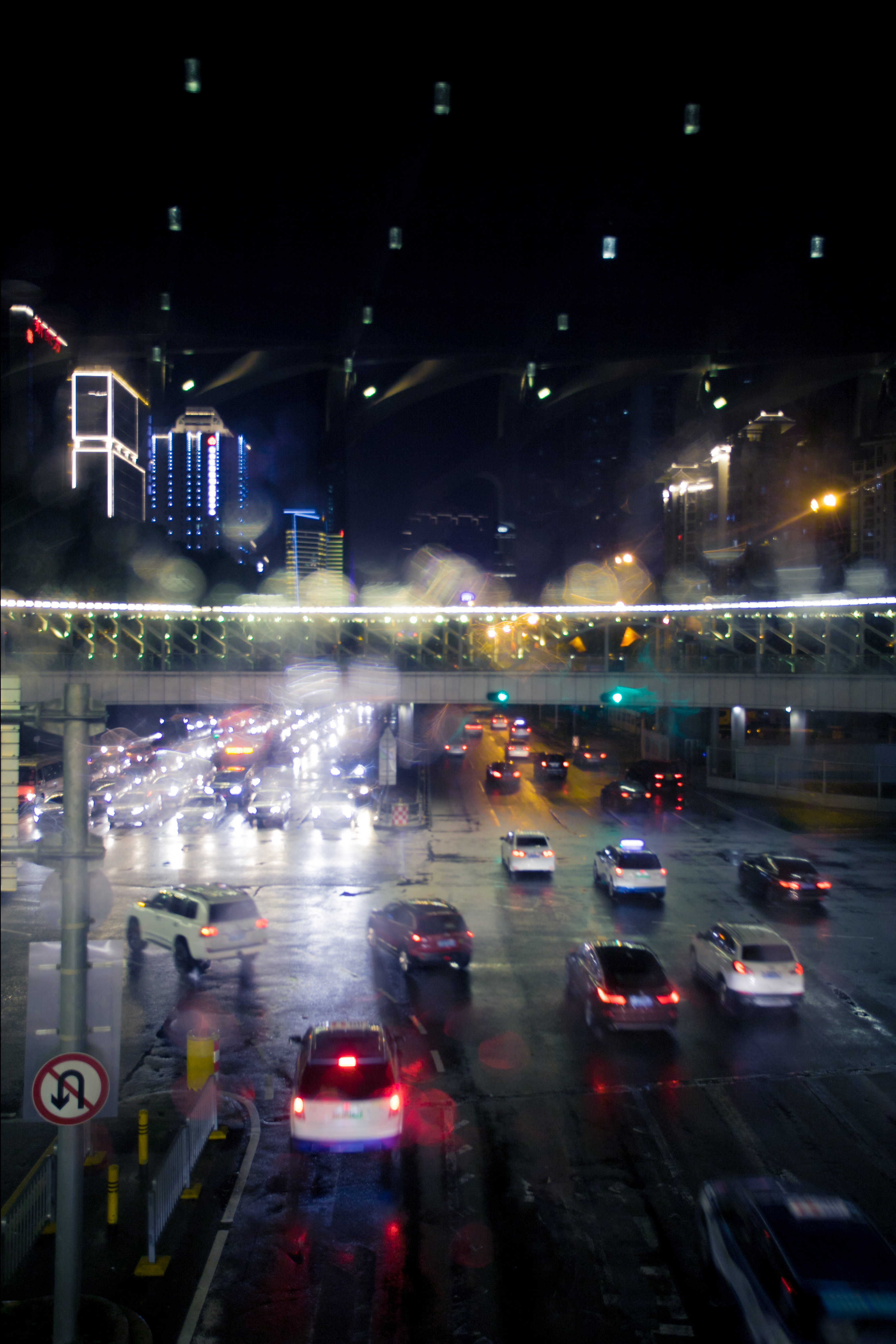 去人行天桥拍照片