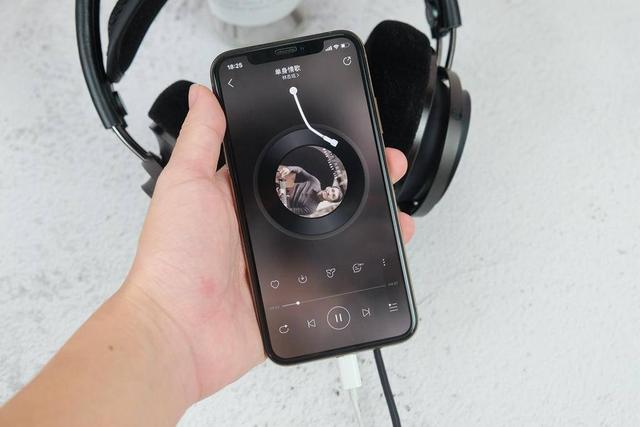 一千多元的一副耳机,飞利浦X2HR头戴式耳机: