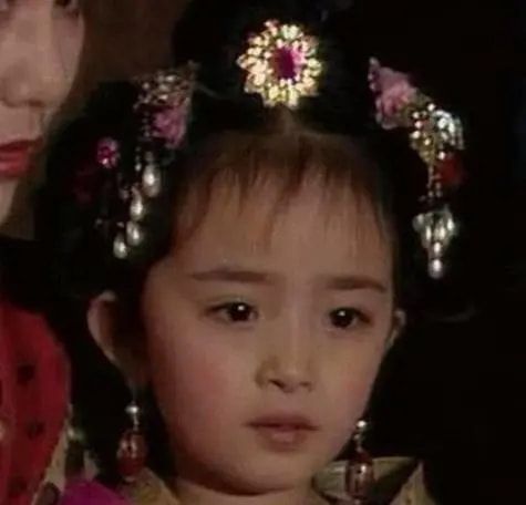 图片[5]-5位女星的童年旧照，杨幂热巴萌化网友，杨紫却被直言长得“丑”-妖次元