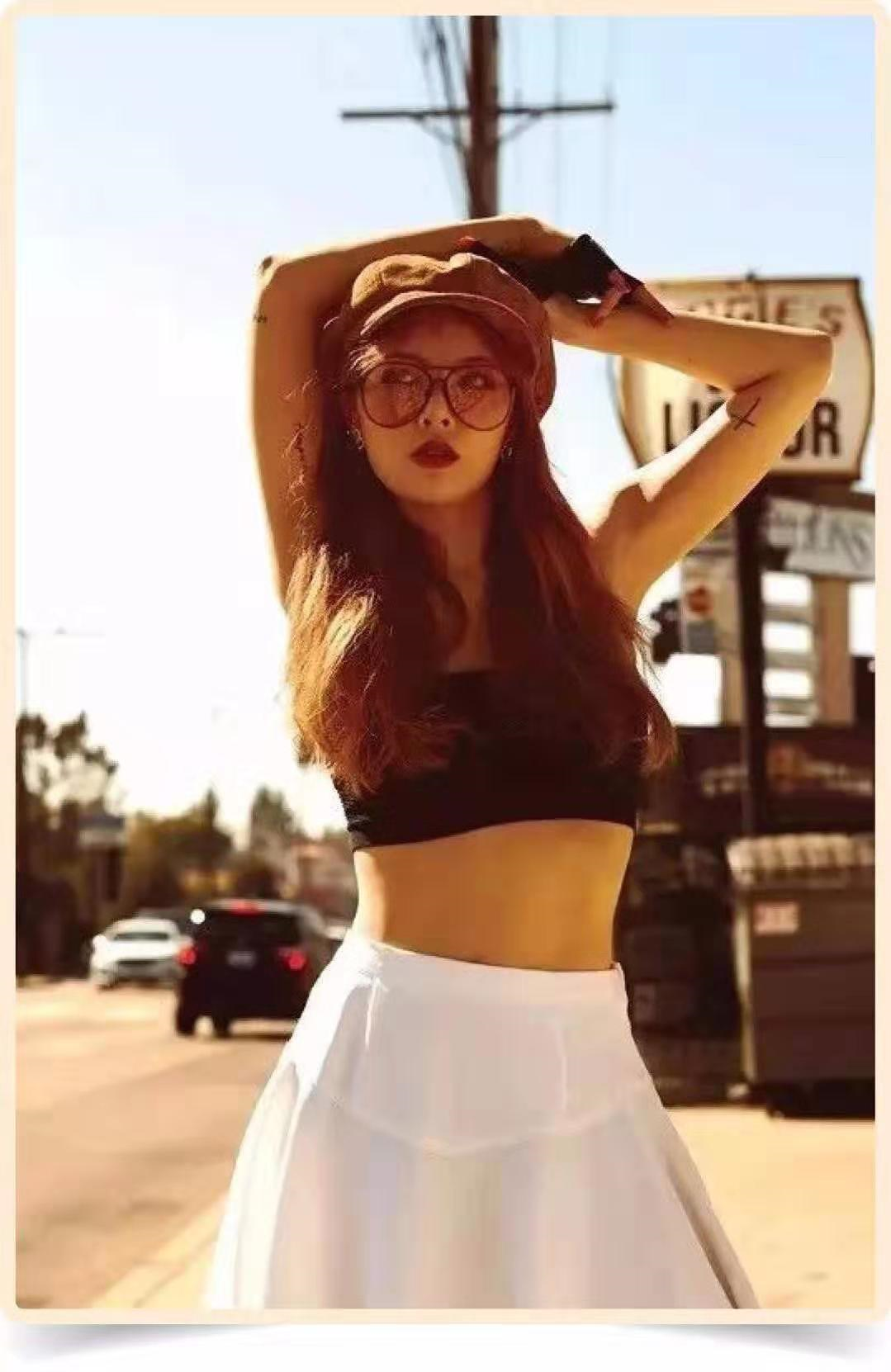 泫雅撩裙露臀性感小野马脱缰之后