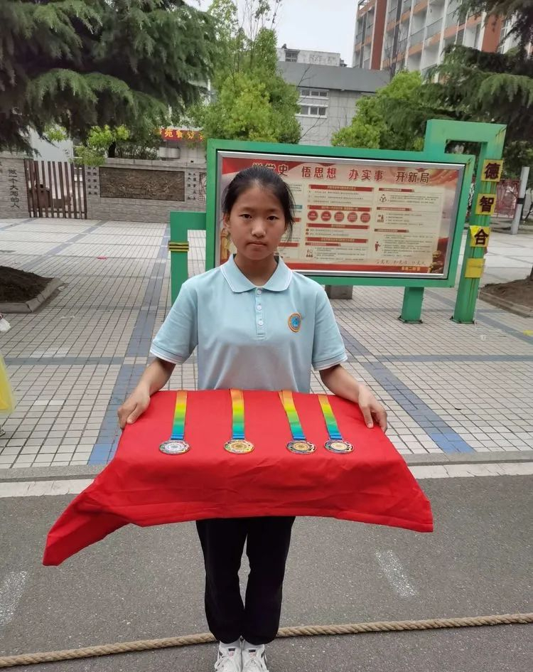 安徽阜南:凝聚力量,绽放精彩——阜南二初艺术节之拔河篇