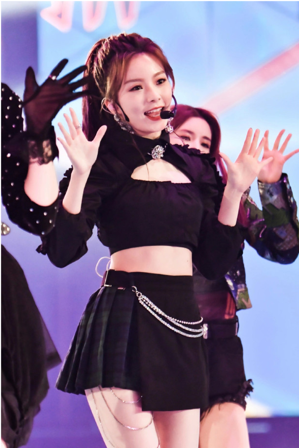 双十一晚会the9不敌硬糖少女刘雨昕虞书欣造型不佳赵小棠成yamy