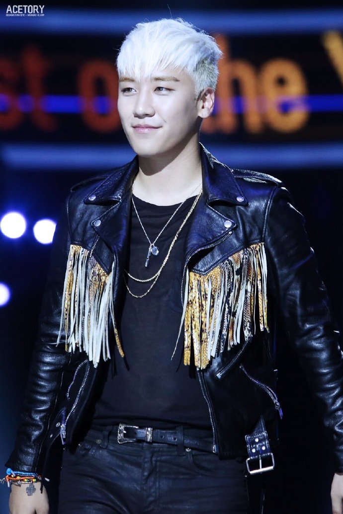 seungri的新年礼物(快来存图)