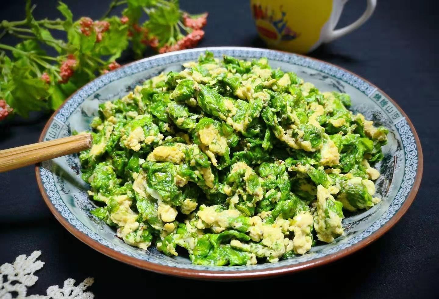 春天的榆钱鲜嫩炒鸡蛋贼香健胃安神