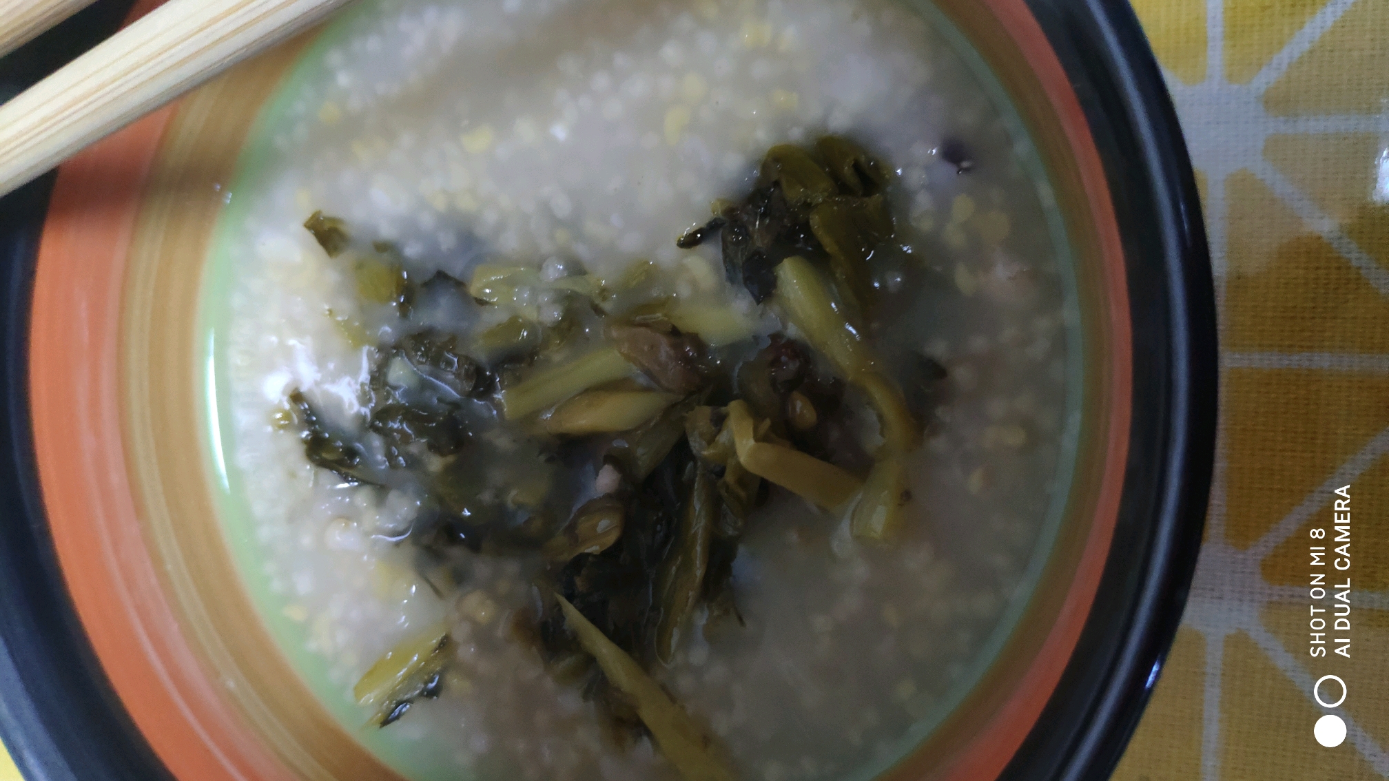 小碗粥 笋干咸菜
