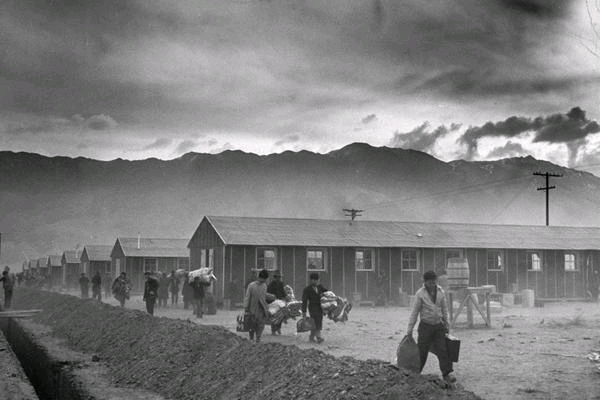 二战期间,美国也建了集中营,抓的全部是日本人