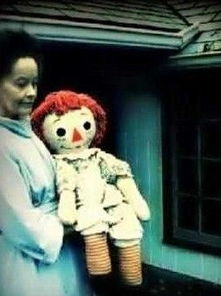 安娜贝尔的真实故事 诡异娃娃被恶灵附身?