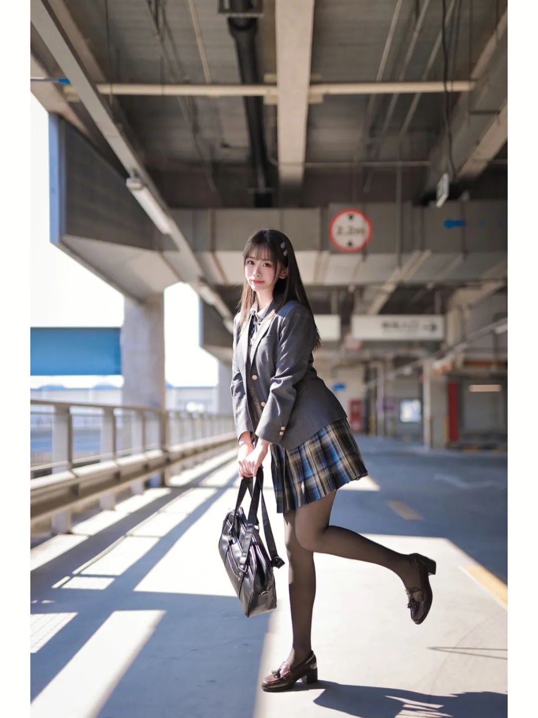 可爱，黑丝袜jk小姐姐 - 哔哩哔哩