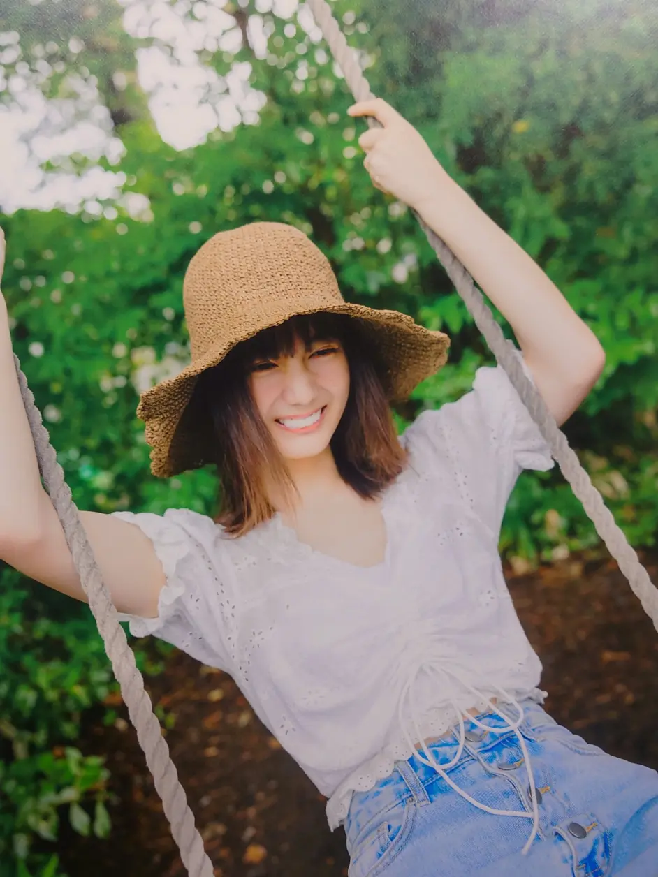 小坂菜緒1st写真集 君は誰 発売記念パネル展 哔哩哔哩